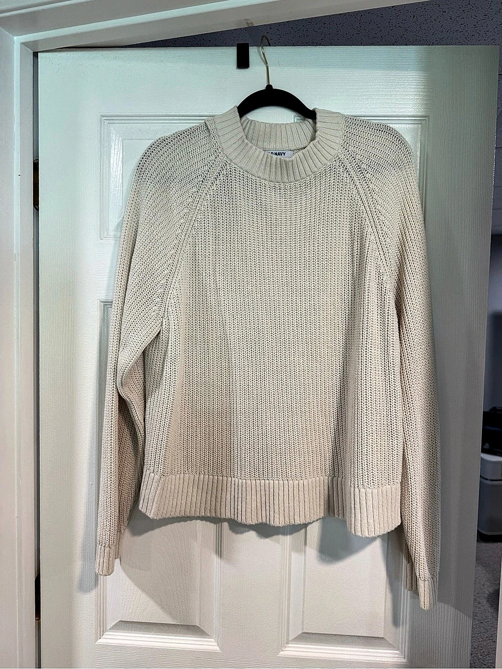 Old Navy Cream Knit Sweater Size Large Like New